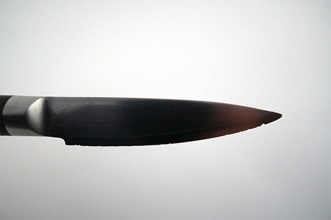 KAI-Damastmesser mit Ausbrüchen