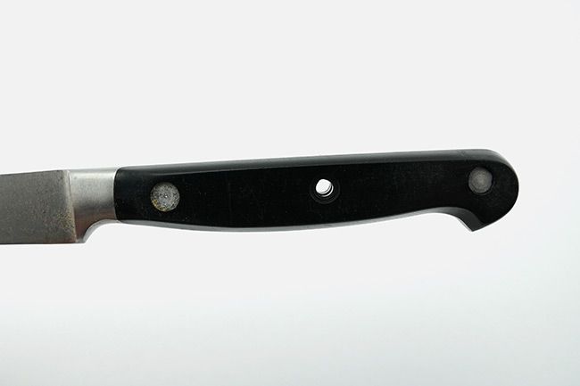 Office-Messer mit fehlenden Nieten